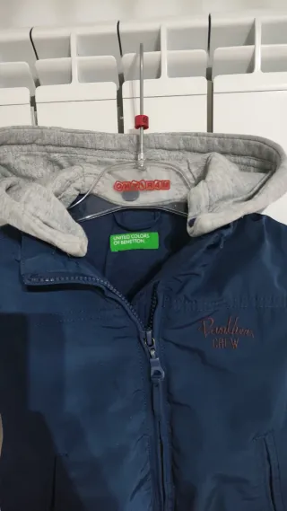 Giubbotto Benetton blu con cappuccio