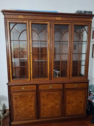Vitrina madera y cristal