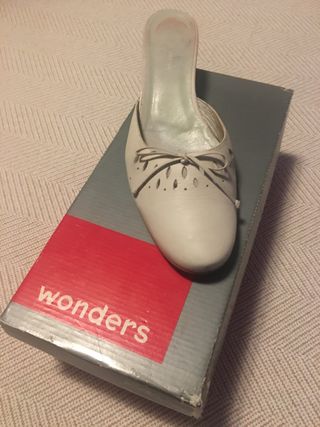 Zapatos de mujer Wonders blancos crudo