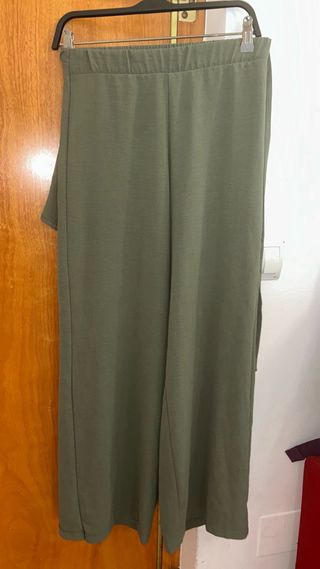 pantalon que parece falda larga verde con lazada