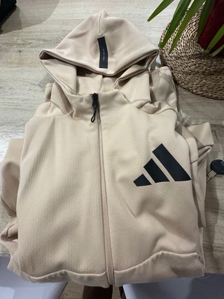 Chándal Adidas Beige con Logo