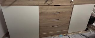 Cómoda madera y blanco