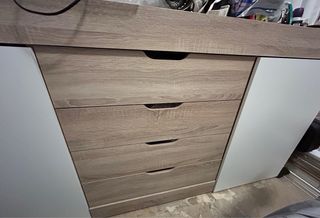 Cómoda madera y blanco