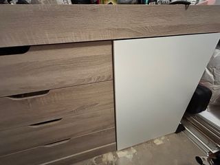 Cómoda madera y blanco