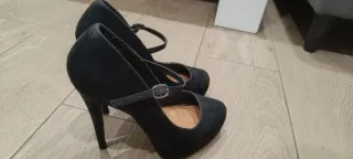 Zapatos de tacón negros 