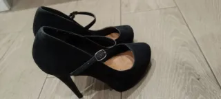Zapatos de tacón negros 