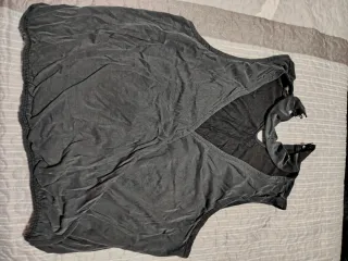 Blusa sin mangas gris