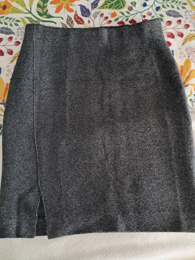 FALDA Zara lana Gris Lápiz Midi