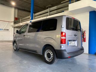 Peugeot Expert Combi BlueHDi 120cv SS Standard.