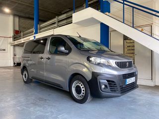 Peugeot Expert Combi BlueHDi 120cv SS Standard.