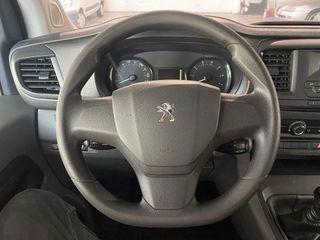 Peugeot Expert Combi BlueHDi 120cv SS Standard.