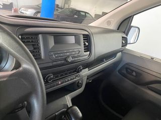 Peugeot Expert Combi BlueHDi 120cv SS Standard.