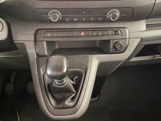 Peugeot Expert Combi BlueHDi 120cv SS Standard.