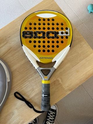 Pala de pádel Artengo 800d con funda
