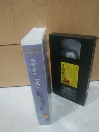 Winnie the Pooh: Una Navidad para Dar VHS