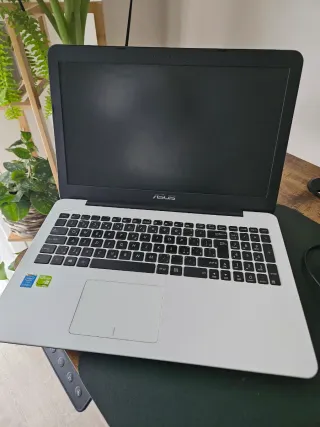 Portátil ASUS X-Series