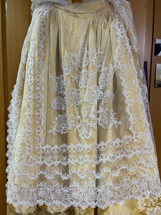 Manteletas Fallera Blancas y Lentejuelas Oro