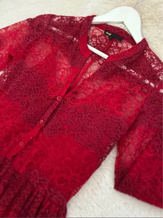 Vestido Maje de encaje burdeos