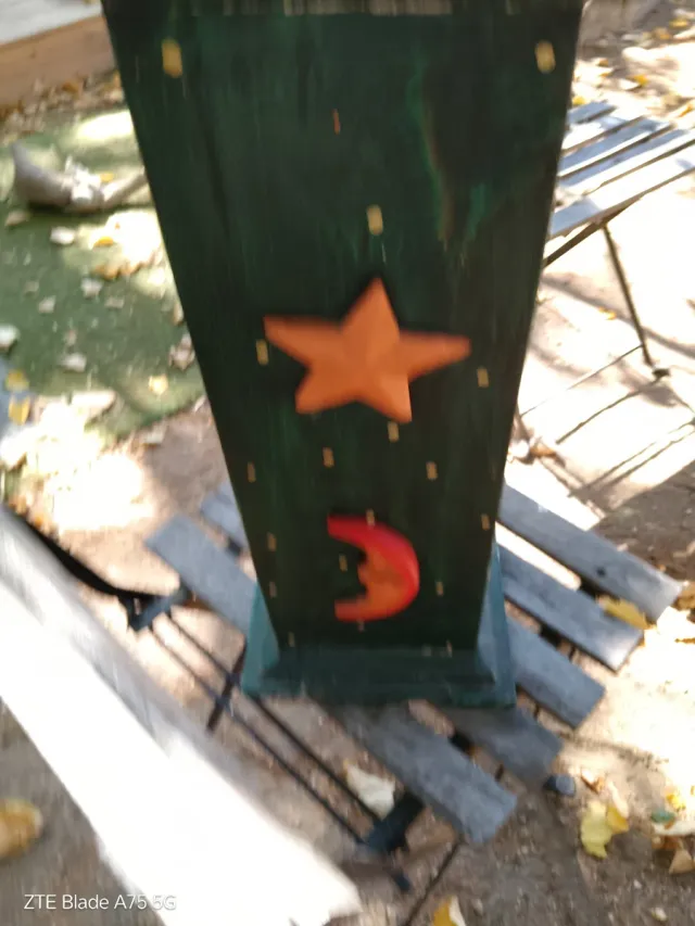 Porta CDs de madera decorado