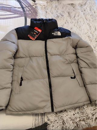 The North Face Nuptse 700 
