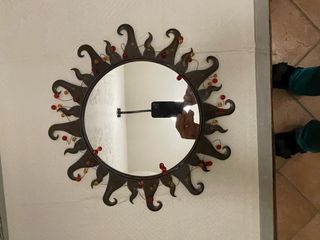 Specchio da muro decorativo a forma di sole