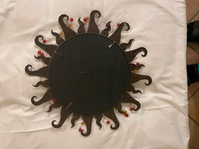 Specchio da muro decorativo a forma di sole