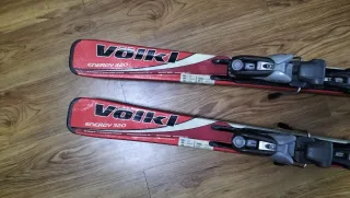 Esquís Volkl Energy 320. 
1'55 cm de largo. 