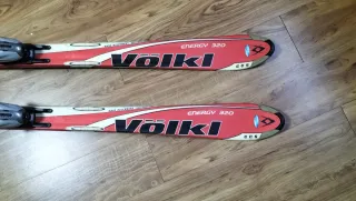 Esquís Volkl Energy 320. 
1'55 cm de largo. 