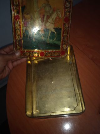 Caja de lata vintage