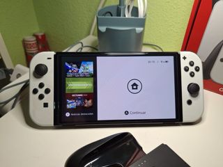 Nintendo Switch OLED bianco 2024