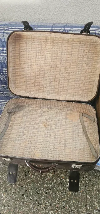 Maleta antigua cuero marrón años 70