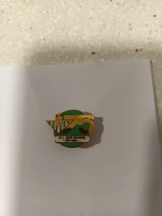 Insignia 75 Aniversario Real Betis Balompié