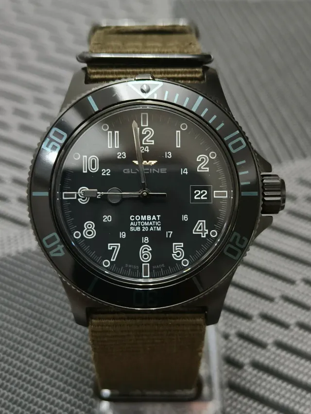 Glycine Combat Sub 42 GL0084