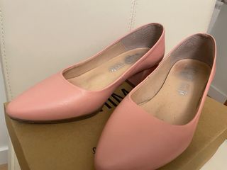 Zapatos de salón piel rosa talla 37
marca Mimao