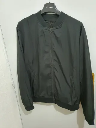 Chaqueta bomber negra hombre