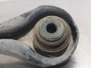 BRAZO SUSPENSION SUPERIOR TRASERO DERECHO BMW SER