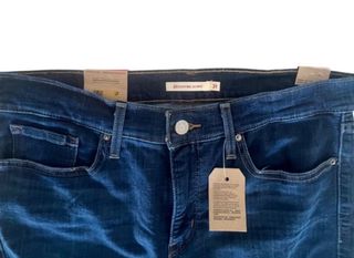 Talla L (W31 L28). Vaquero de mujer LEVI’S 311