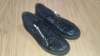 Regalo estas zapatillas unisex negras 