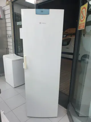 Congelador Vertical Bosch 1.85m