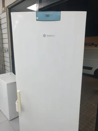 Congelador Vertical Bosch 1.85m