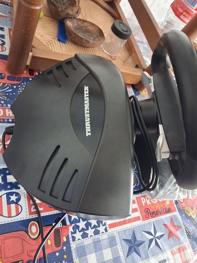 Volante y pedales Ferrari