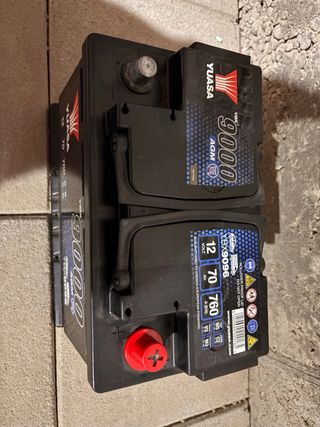 Batería Yuasa YBX9096 AGM 12V 70Ah 760A
