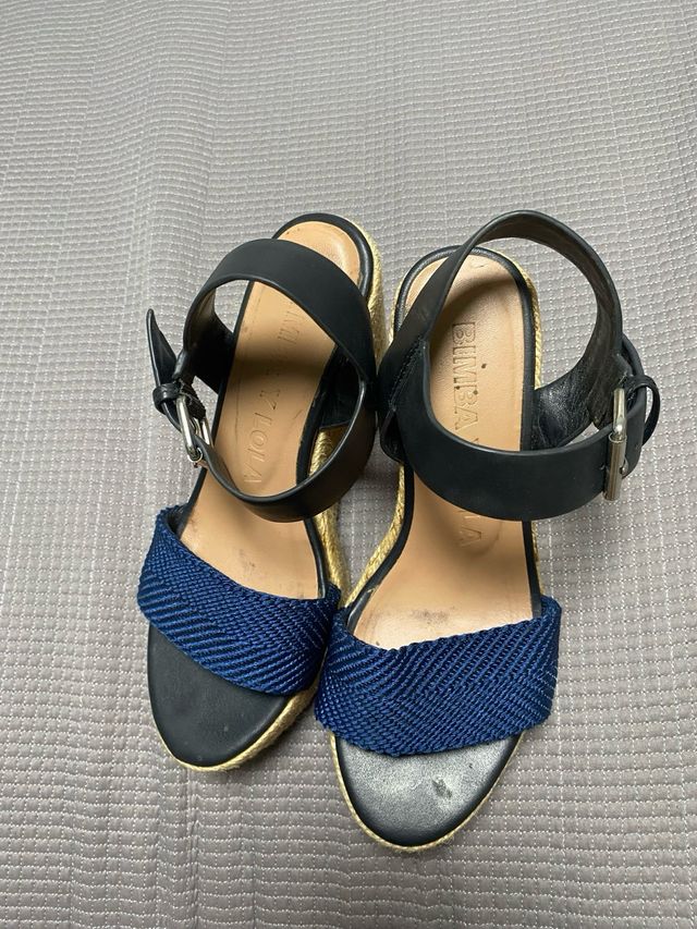 Cuñas Bimba y Lola Piel Azul Negro