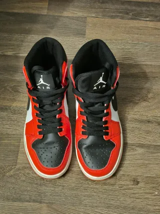 Zapatillas Nike Air Jordan Rojas y Negras