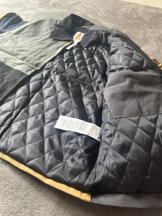  Carhartt M – Vintage Streetwear Minimalist