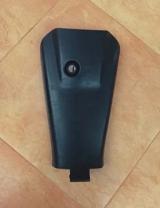 Tapa Batería Yamaha Aerox 50