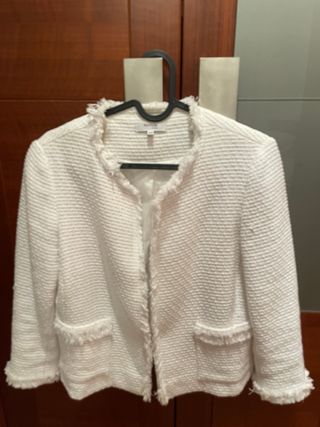 Chaqueta blanca tweed con flecos