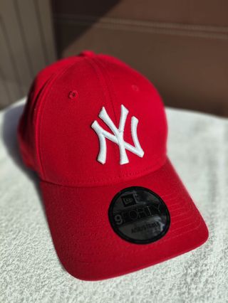 Gorra New Era 9FORTY NY Ajustable Roja