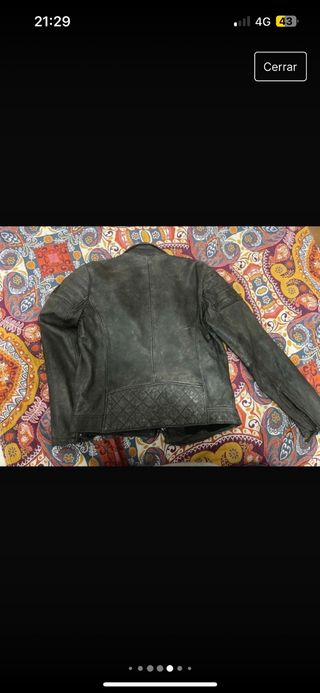 Cazadora de cuero gris