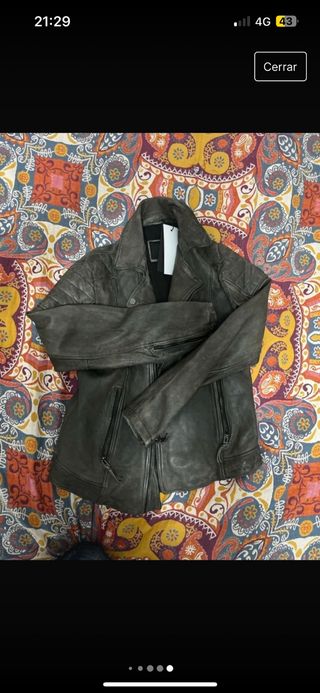 Cazadora de cuero gris